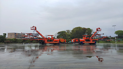 地下采矿装备，，，，，隧道凿岩台车，，，，，掘进钻车，，，，，地下工程设备案例-HJC黄金城--官网-HJC黄金城机械_掘进凿岩台车_混凝土湿喷台车_扒渣机-HJC黄金城