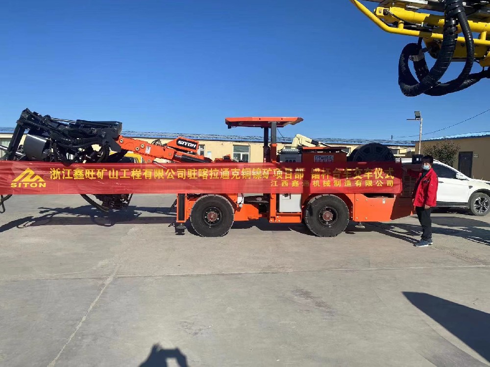 地下采矿装备，，，，，隧道凿岩台车，，，，，掘进钻车，，，，，地下工程设备案例-HJC黄金城--官网-HJC黄金城机械_掘进凿岩台车_混凝土湿喷台车_扒渣机-HJC黄金城