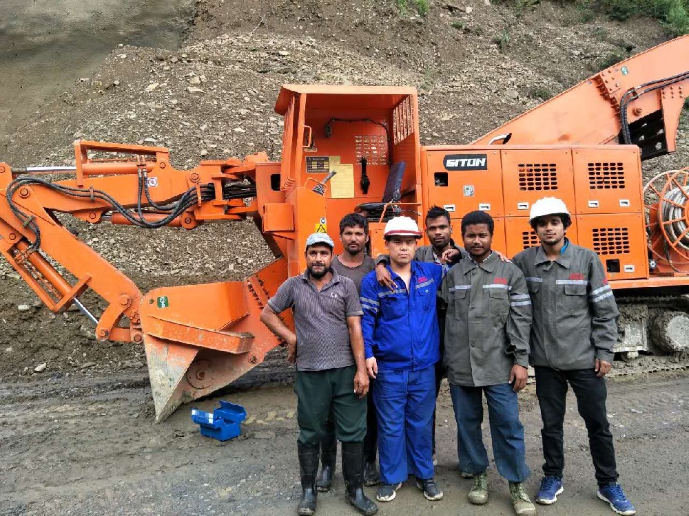地下采矿装备，，隧道凿岩台车，，掘进钻车，，地下工程设备案例-HJC黄金城--官网-HJC黄金城机械_掘进凿岩台车_混凝土湿喷台车_扒渣机-HJC黄金城