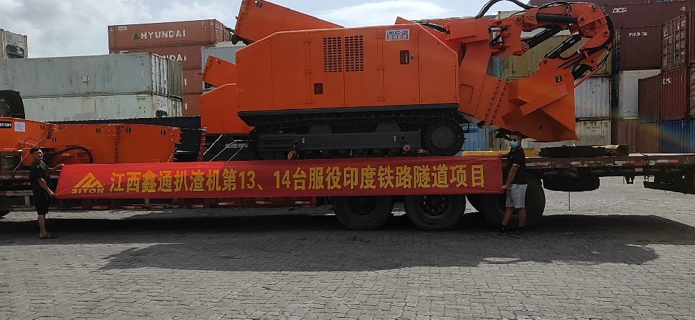 地下采矿装备，，，隧道凿岩台车，，，掘进钻车，，，地下工程设备案例-HJC黄金城--官网-HJC黄金城机械_掘进凿岩台车_混凝土湿喷台车_扒渣机-HJC黄金城