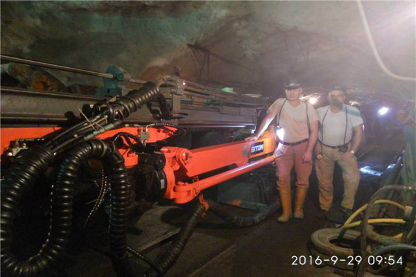 地下采矿装备，，，，，，隧道凿岩台车，，，，，，掘进钻车，，，，，，地下工程设备案例-HJC黄金城--官网-HJC黄金城机械_掘进凿岩台车_混凝土湿喷台车_扒渣机-HJC黄金城