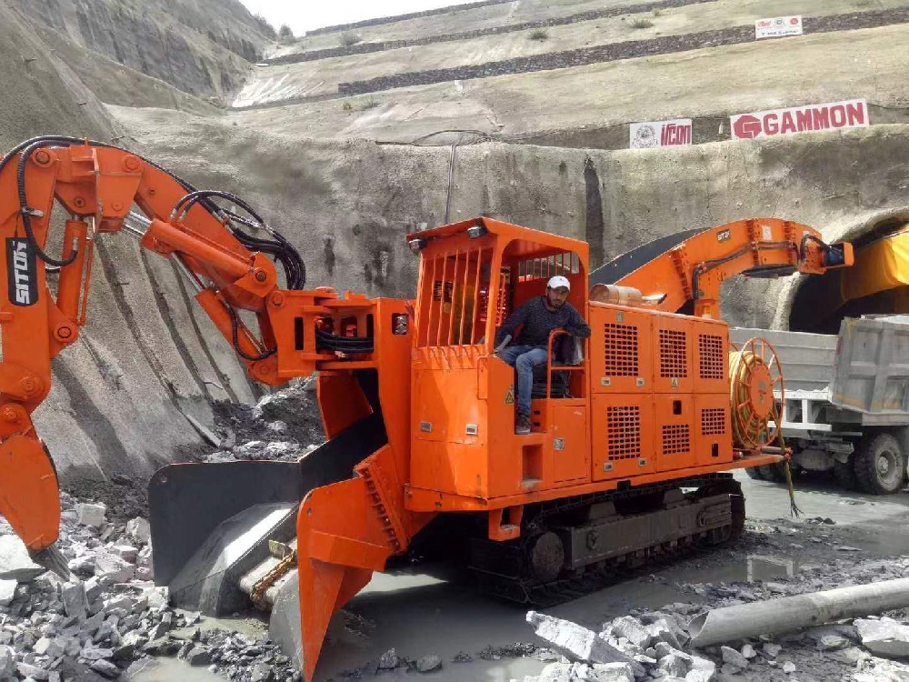 地下采矿装备，，，，，，隧道凿岩台车，，，，，，掘进钻车，，，，，，地下工程设备案例-HJC黄金城--官网-HJC黄金城机械_掘进凿岩台车_混凝土湿喷台车_扒渣机-HJC黄金城
