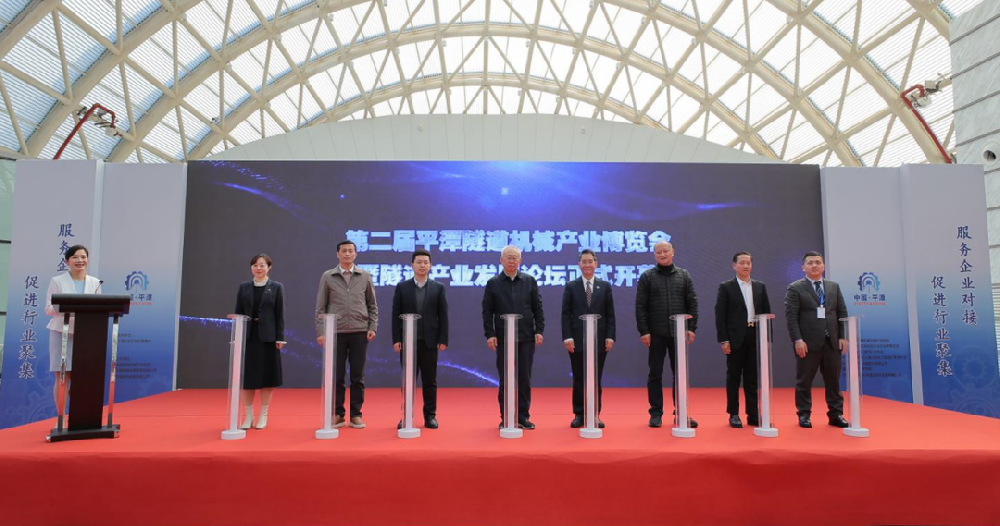 HJC黄金城动态，，，，，2024年新闻案例，，，，，售后培训服务-HJC黄金城--官网-HJC黄金城机械_掘进凿岩台车_混凝土湿喷台车_扒渣机-HJC黄金城