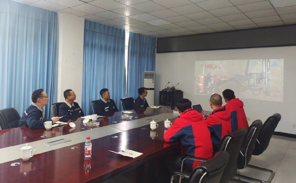 HJC黄金城动态，，，2024年新闻案例，，，售后培训服务-HJC黄金城--官网-HJC黄金城机械_掘进凿岩台车_混凝土湿喷台车_扒渣机-HJC黄金城