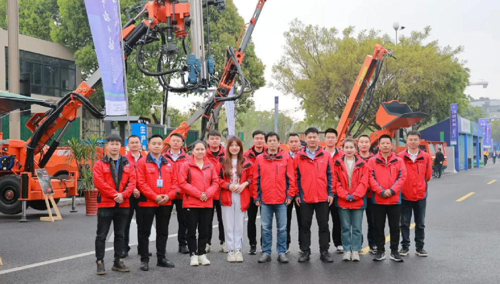 HJC黄金城动态，，2024年新闻案例，，售后培训服务-HJC黄金城--官网-HJC黄金城机械_掘进凿岩台车_混凝土湿喷台车_扒渣机-HJC黄金城