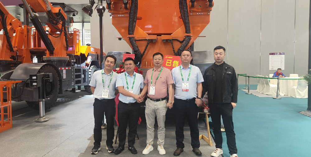 HJC黄金城动态，，，，2024年新闻案例，，，，售后培训服务-HJC黄金城--官网-HJC黄金城机械_掘进凿岩台车_混凝土湿喷台车_扒渣机-HJC黄金城