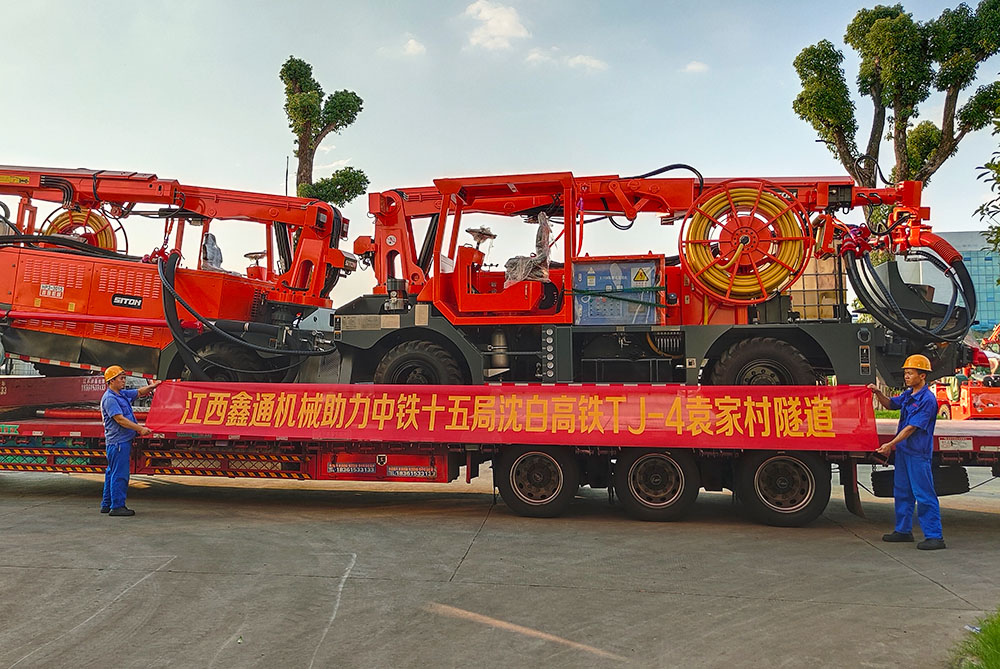 地下采矿装备，，，，，，隧道凿岩台车，，，，，，掘进钻车，，，，，，地下工程设备案例-HJC黄金城--官网-HJC黄金城机械_掘进凿岩台车_混凝土湿喷台车_扒渣机-HJC黄金城