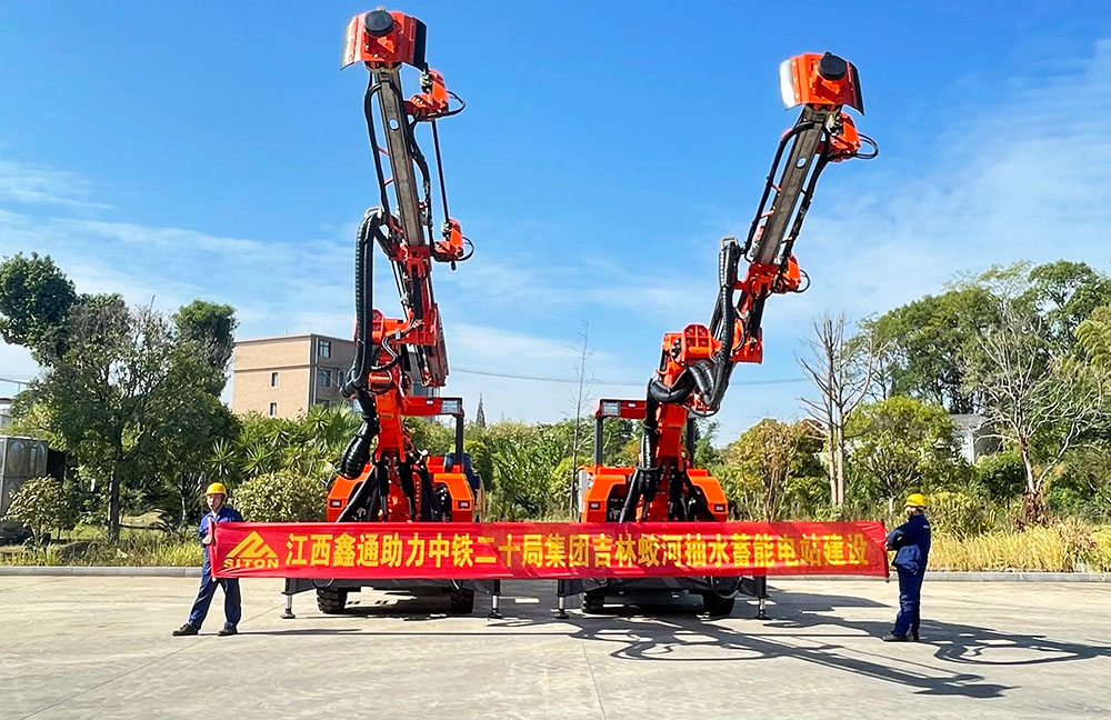 地下采矿装备，，，，，，隧道凿岩台车，，，，，，掘进钻车，，，，，，地下工程设备案例-HJC黄金城--官网-HJC黄金城机械_掘进凿岩台车_混凝土湿喷台车_扒渣机-HJC黄金城