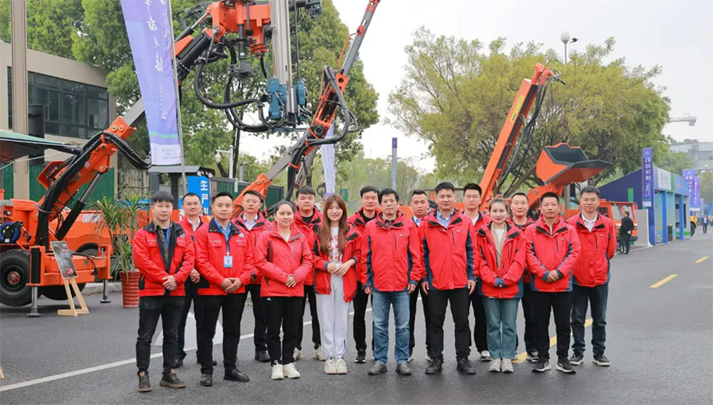 行业资讯-HJC黄金城--官网-HJC黄金城机械_掘进凿岩台车_混凝土湿喷台车_扒渣机-HJC黄金城