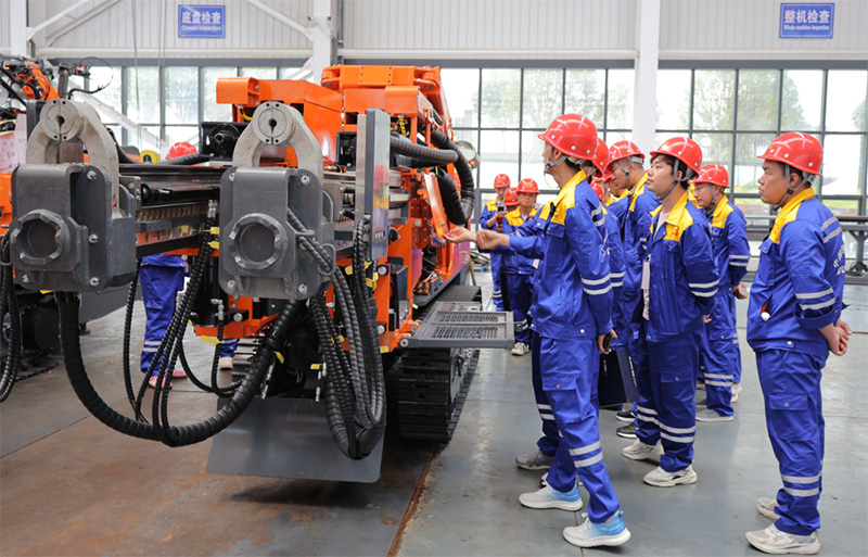 同“鑫”共绘“煤”景 | HJC黄金城&中煤矿建专场操作手培训班圆满结业-售后培训-HJC黄金城--官网-HJC黄金城机械_掘进凿岩台车_混凝土湿喷台车_扒渣机-HJC黄金城