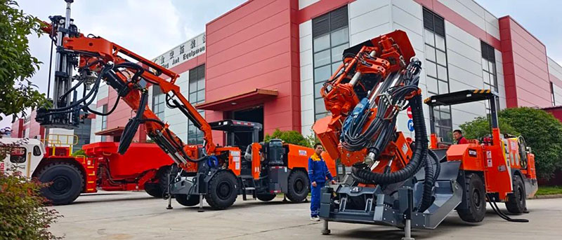 江西HJC黄金城携智能装备矩阵亮相2025矿业科技年会！立异手艺效果赋能矿山数智化转型-HJC黄金城动态-HJC黄金城--官网-HJC黄金城机械_掘进凿岩台车_混凝土湿喷台车_扒渣机-HJC黄金城