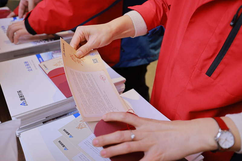 致敬坚守者｜江西HJC黄金城新春送暖，，，，，每一份辛勤都值得被祝福-HJC黄金城动态-HJC黄金城--官网-HJC黄金城机械_掘进凿岩台车_混凝土湿喷台车_扒渣机-HJC黄金城