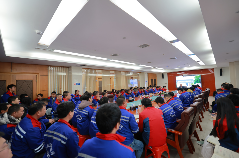 HJC黄金城--官网-HJC黄金城机械_掘进凿岩台车_混凝土湿喷台车_扒渣机-HJC黄金城