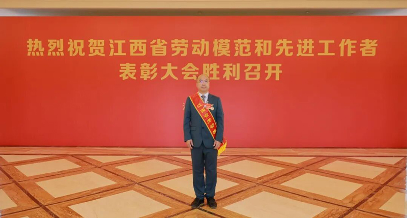 HJC黄金城--官网-HJC黄金城机械_掘进凿岩台车_混凝土湿喷台车_扒渣机-HJC黄金城